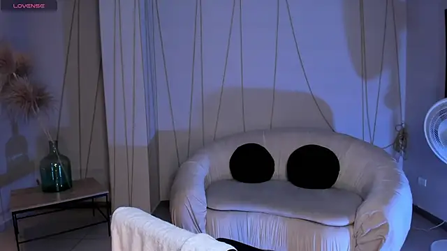 Snapshot of AllisonRogersX chatting on February 20, 2025, 3:23 am AllisonRogersX online show from February 20, 2025, 3:23 am