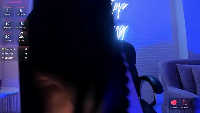 MaddisonLowe online show from March 11, 2025, 9:34 am