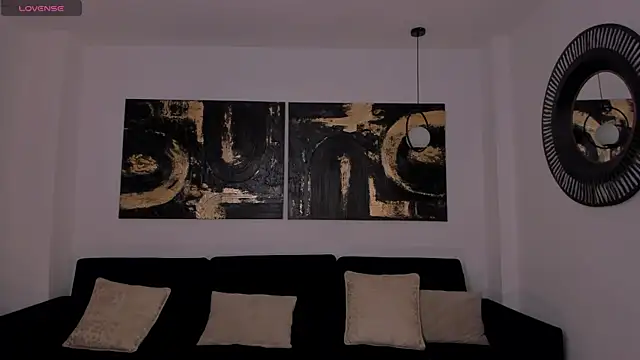 MaddisonLowe online show from July 13, 2026, 8:33 pm