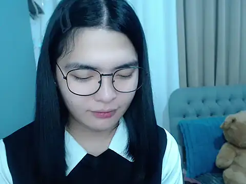 zhaviahale21 online show from October 14, 2025, 6:14 am