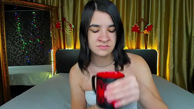  Polly Love  online show from November 28, 2025, 7:11 am