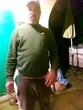 Snapshot of affascino chatting on April 17, 2026, 7:39 pm affascino online show from April 17, 2026, 7:39 pm