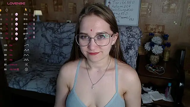 Snapshot of Miatiny chatting on December 4, 2024, 7:23 pm Miatiny online show from December 4, 2024, 7:23 pm