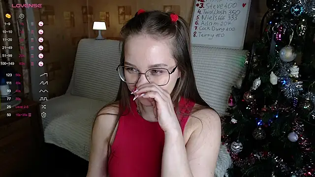 Snapshot of Miatiny chatting on December 18, 2024, 12:40 pm Miatiny online show from December 18, 2024, 12:40 pm