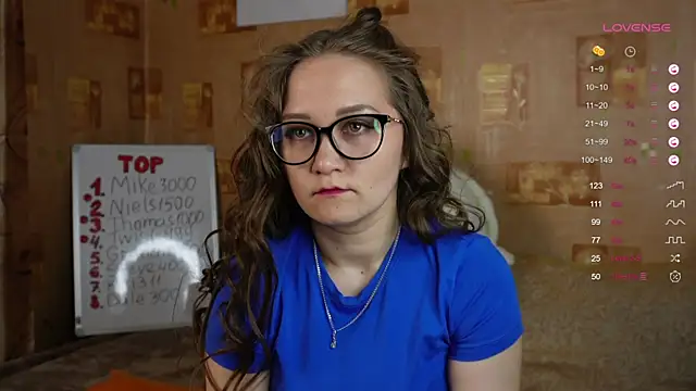 Snapshot of Miatiny chatting on March 9, 2025, 12:42 pm Miatiny online show from March 9, 2025, 12:42 pm