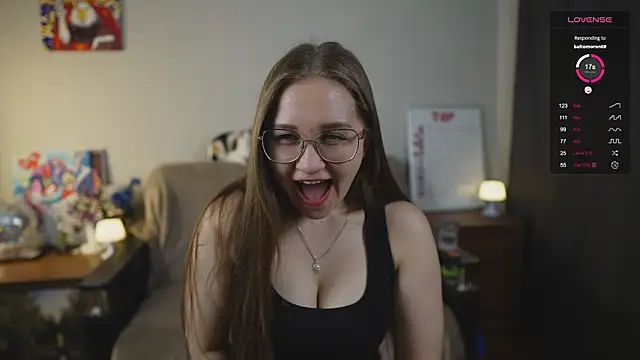 Snapshot of Miatiny chatting on October 4, 2025, 4:16 pm Miatiny online show from October 4, 2025, 4:16 pm