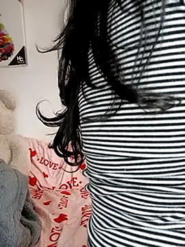 KimPielCanela online show from February 18, 2025, 6:15 pm