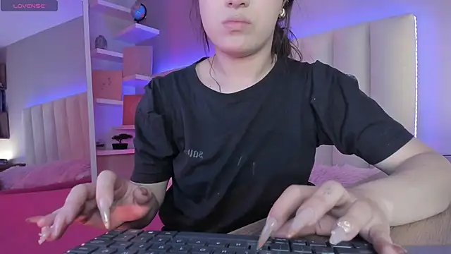 Megan mooree  online show from March 4, 2025, 11:40 am