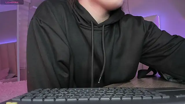 Megan mooree  online show from March 22, 2025, 11:53 am