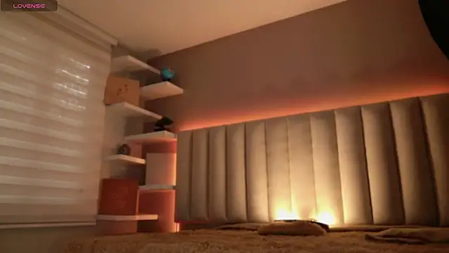 Megan mooree  online show from November 15, 2025, 12:13 pm