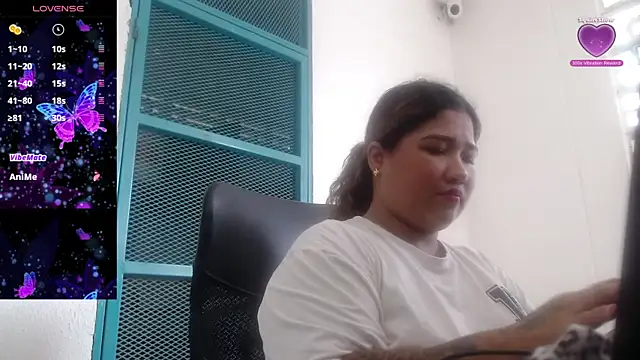 Snapshot of Gabycutee chatting on October 4, 2025, 7:45 pm Gabycutee online show from October 4, 2025, 7:45 pm