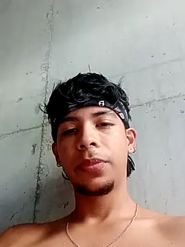 Snapshot of Elputas chatting on November 4, 2025, 4:39 pm Elputas online show from November 4, 2025, 4:39 pm