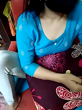 yourtamilcouple online show from April 7, 2026, 1:55 pm