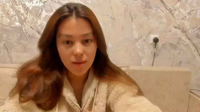 LunaXmii online show from April 21, 2026, 10:45 pm