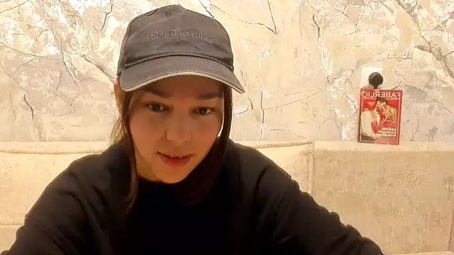 LunaXmii online show from April 23, 2026, 12:23 am