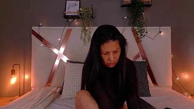 JaylaScott   online show from September 18, 2025, 11:45 am