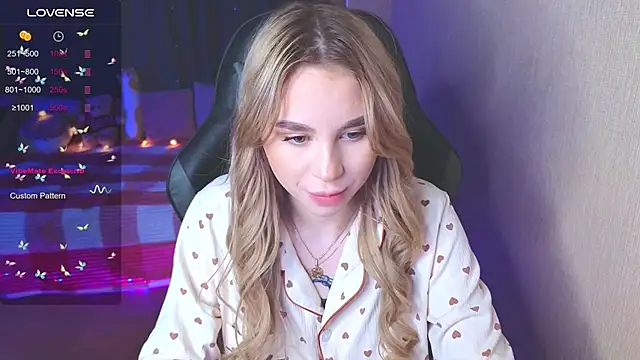 Snapshot of doll_barbieee chatting on December 6, 2024, 12:34 am doll barbieee online show from December 6, 2024, 12:34 am