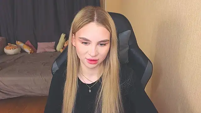 Snapshot of doll_barbieee chatting on December 8, 2024, 6:17 pm doll barbieee online show from December 8, 2024, 6:17 pm