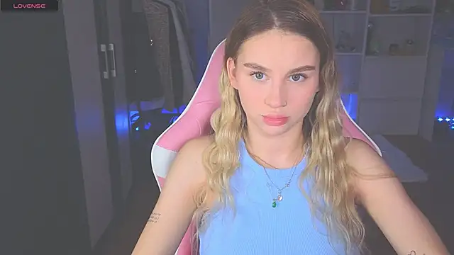 Snapshot of doll_barbieee chatting on June 19, 2026, 3:05 pm doll barbieee online show from June 19, 2026, 3:05 pm
