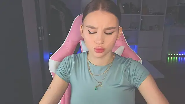 Snapshot of doll_barbieee chatting on June 23, 2026, 1:09 pm doll barbieee online show from June 23, 2026, 1:09 pm