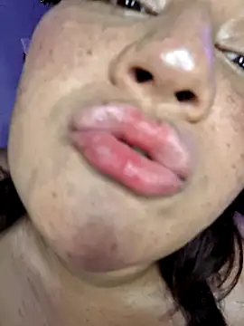 alexxaa96 online show from December 30, 2024, 2:42 am