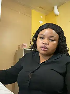 Snapshot of Curveysinaa chatting on March 8, 2025, 7:05 am Curveysinaa online show from March 8, 2025, 7:05 am