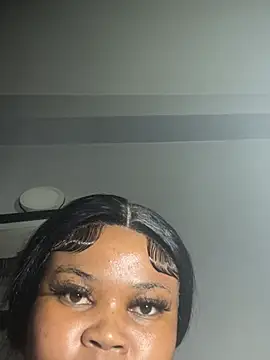 Snapshot of Curveysinaa chatting on March 17, 2025, 6:11 pm Curveysinaa online show from March 17, 2025, 6:11 pm