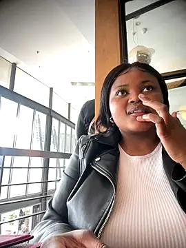 Snapshot of Curveysinaa chatting on November 15, 2025, 9:28 am Curveysinaa online show from November 15, 2025, 9:28 am