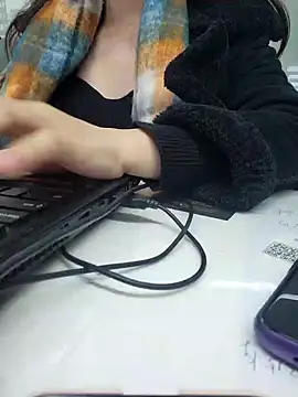 Snapshot of Claire_xixi1 chatting on December 5, 2024, 8:22 am Claire xixi1 online show from December 5, 2024, 8:22 am