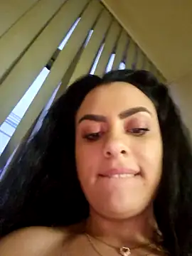 Snapshot of ElyzaIbarra chatting on February 15, 2025, 5:09 am ElyzaIbarra online show from February 15, 2025, 5:09 am