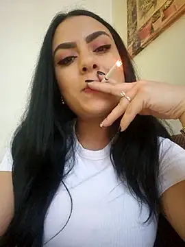 Snapshot of ElyzaIbarra chatting on February 18, 2025, 5:20 am ElyzaIbarra online show from February 18, 2025, 5:20 am