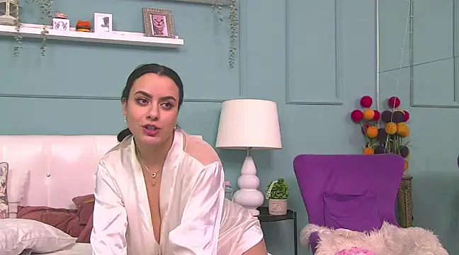 Snapshot of ElyzaIbarra chatting on March 14, 2025, 9:43 pm ElyzaIbarra online show from March 14, 2025, 9:43 pm