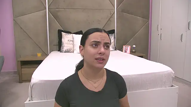 Snapshot of ElyzaIbarra chatting on October 12, 2025, 5:17 am ElyzaIbarra online show from October 12, 2025, 5:17 am