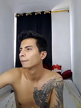 Snapshot of Velk_hot chatting on December 13, 2024, 7:10 pm Velk hot online show from December 13, 2024, 7:10 pm