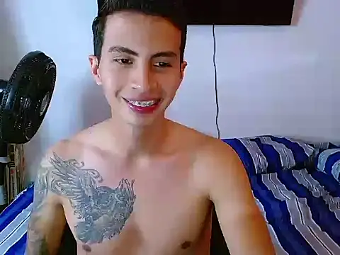 Snapshot of Velk_hot chatting on July 3, 2026, 2:56 pm Velk hot online show from July 3, 2026, 2:56 pm