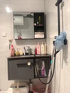 Aimeil online show from March 1, 2025, 2:37 am