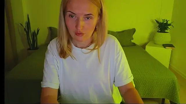 AlisssaRose online show from March 18, 2025, 11:31 pm