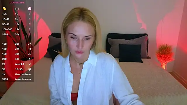 AlisssaRose online show from September 16, 2025, 9:27 pm