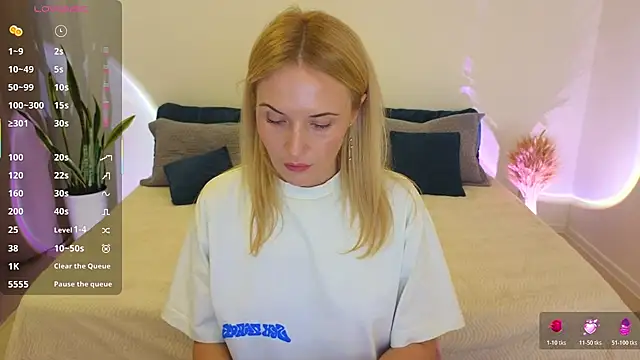 AlisssaRose online show from December 3, 2025, 9:13 pm