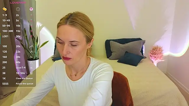 AlisssaRose online show from December 22, 2025, 8:28 pm