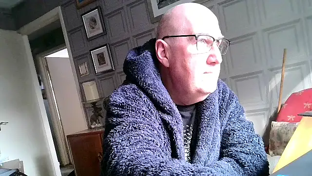 Adamdaddybear online show from March 10, 2025, 9:43 am