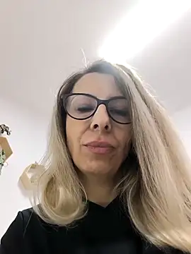 Snapshot of SukyGirl chatting on February 28, 2025, 12:52 pm SukyGirl online show from February 28, 2025, 12:52 pm