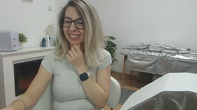 Snapshot of SukyGirl chatting on March 1, 2025, 9:07 am SukyGirl online show from March 1, 2025, 9:07 am