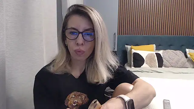 Snapshot of SukyGirl chatting on March 6, 2025, 10:30 am SukyGirl online show from March 6, 2025, 10:30 am