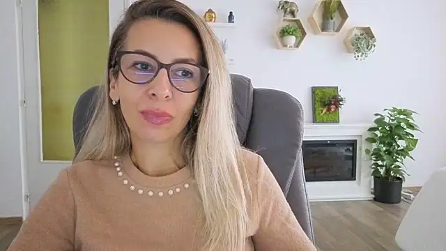 Snapshot of SukyGirl chatting on September 11, 2025, 7:19 am SukyGirl online show from September 11, 2025, 7:19 am