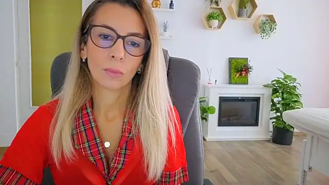 Snapshot of SukyGirl chatting on October 1, 2025, 6:08 am SukyGirl online show from October 1, 2025, 6:08 am