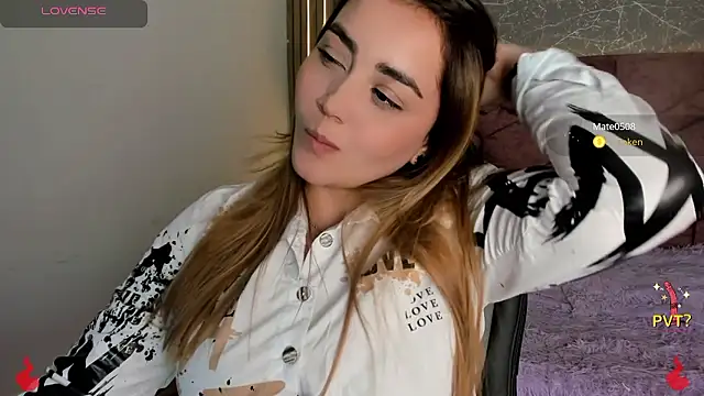 Snapshot of Lucia_star__ chatting on December 5, 2024, 7:17 pm Lucia star online show from December 5, 2024, 7:17 pm