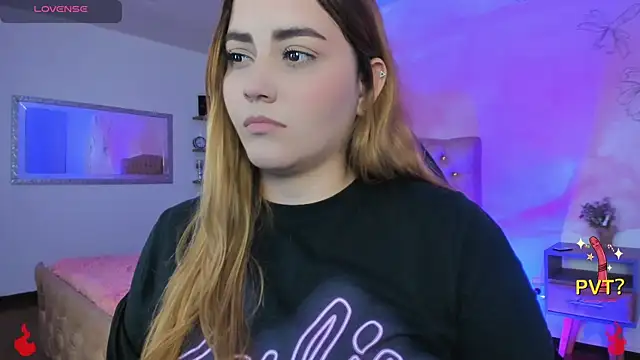 Snapshot of Lucia_star__ chatting on February 14, 2025, 5:30 am Lucia star online show from February 14, 2025, 5:30 am