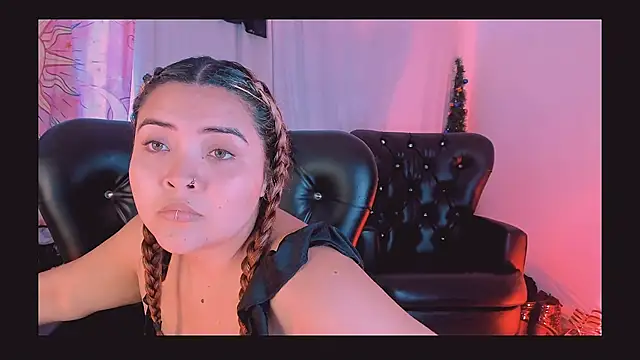 Snapshot of Agatha_humidity chatting on March 11, 2025, 7:25 pm Agatha humidity online show from March 11, 2025, 7:25 pm