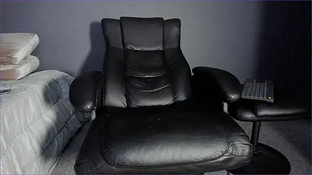 Snapshot of Brock_hurn1 chatting on May 4, 2026, 2:07 am Brock hurn1 online show from May 4, 2026, 2:07 am